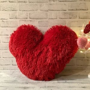 Arlee Home 20” Valentines Plush Heart Pillow